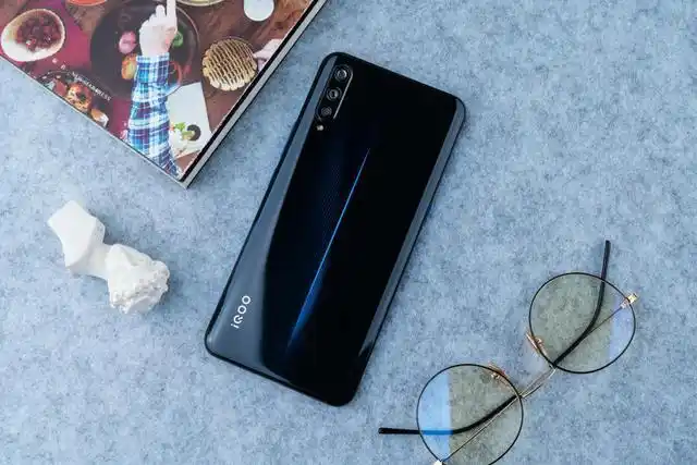 外表酷炫的vivoiqoo性能的强大也分分钟超乎你的想象