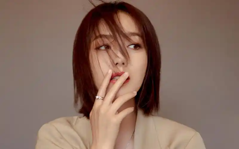 佟丽娅性感写真高清桌面电脑壁纸