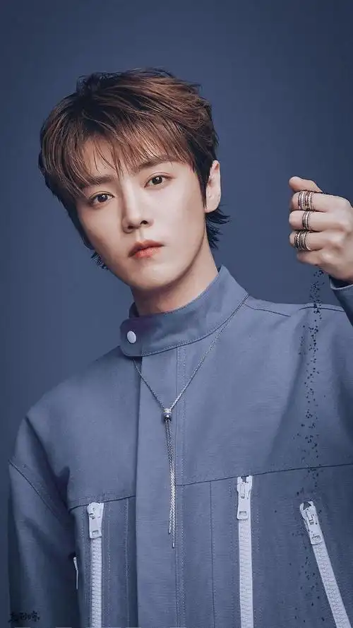 又是被鹿晗惊艳到的一天:鹿晗的35张写真,你觉得是帅还是娘?