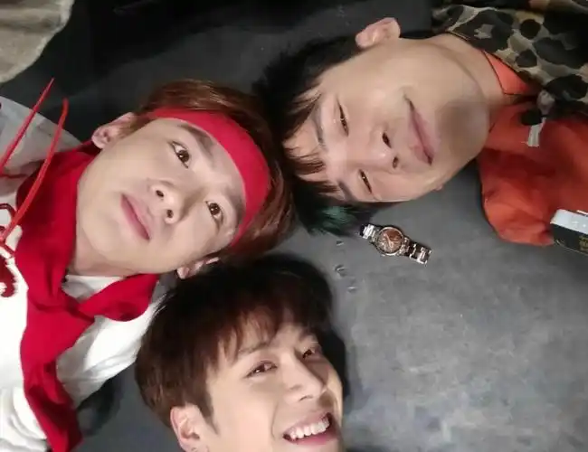 白敬亭王嘉尔大张伟