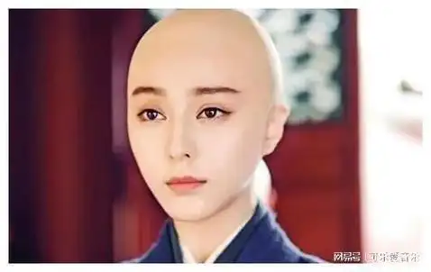 宁静剃光头挑战传统展现真我