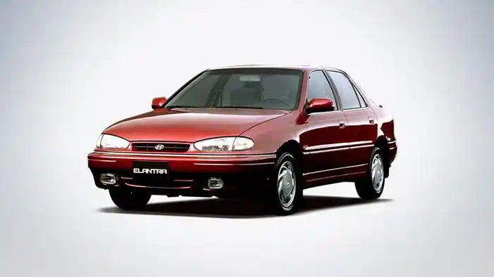 1990年10月,现代汽车首款紧凑型车型elantra(伊兰特)诞生.