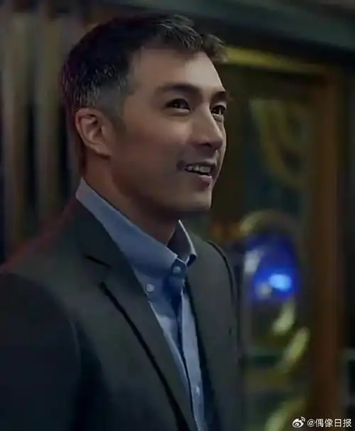 把贺军翔看成邱泽