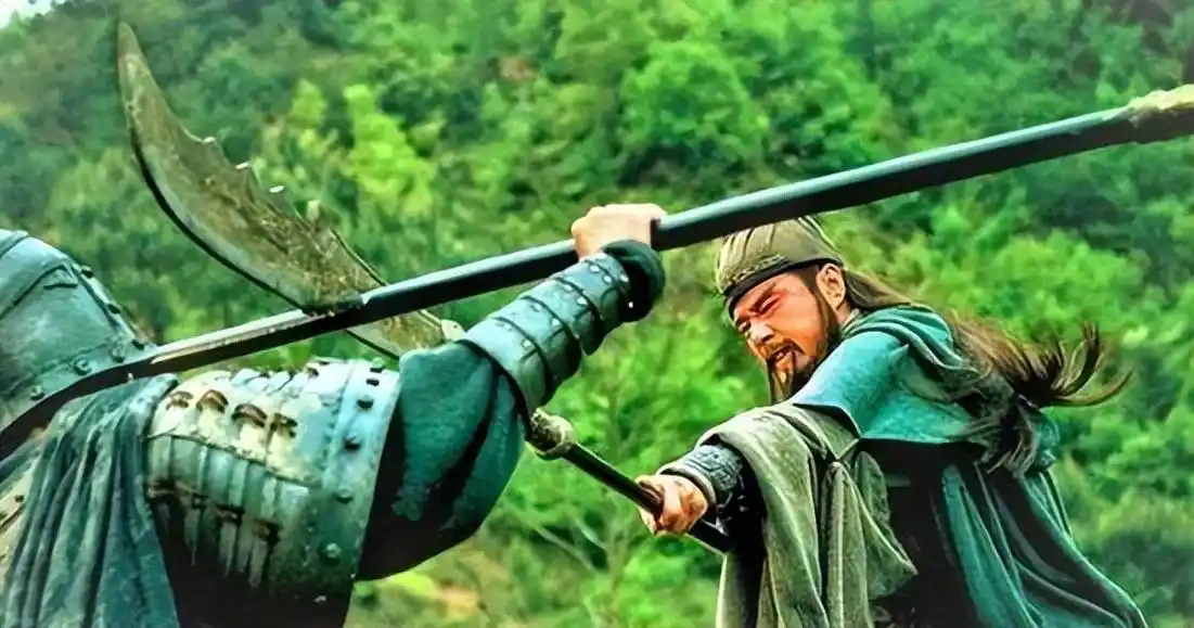 对于青龙偃月刀的打造过程和刀的样式,《三国演义》中仅一笔带过:"