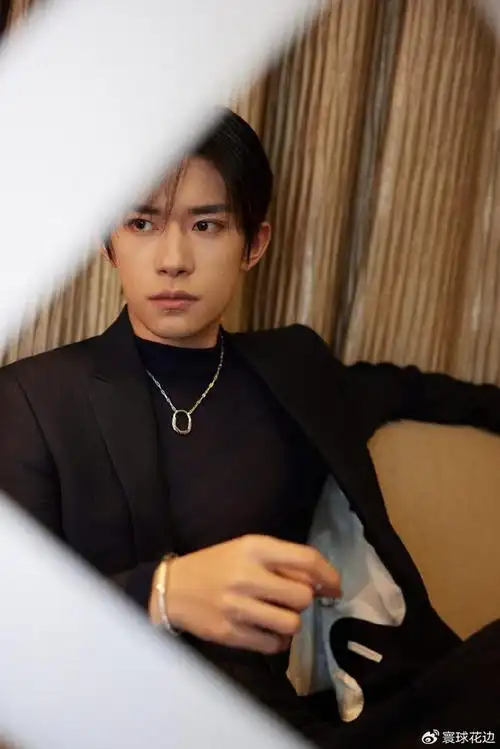 天生「高冷脸」男艺人 #6:易烊千玺