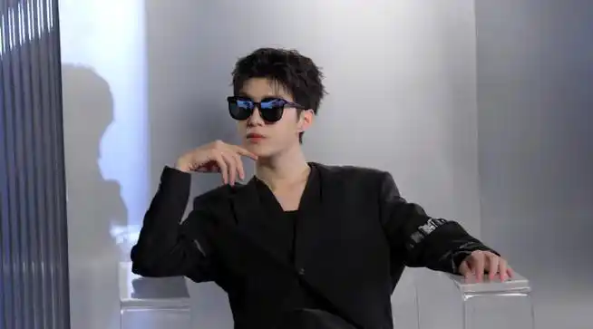 范丞丞帕森眼镜代言人##范丞丞请把眼镜焊在脸上