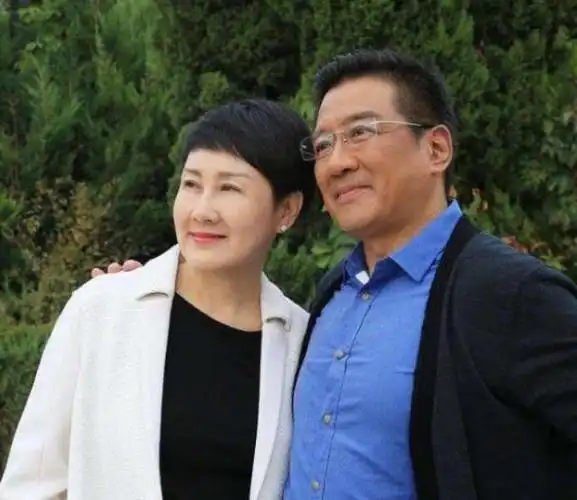 节目中张凯丽与女儿闹翻,24岁张可盈直接崩溃,胡兵连忙安慰|湖南卫视