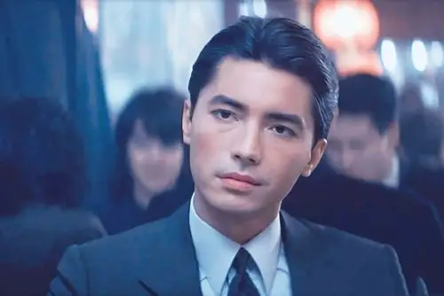 亚洲第一美男尊龙无父无母童年坎坷晚年更凄凉