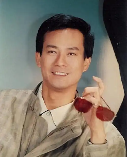 郑少秋55岁大女儿在美国自杀原来在和沈殿霞结婚前他已经有娃