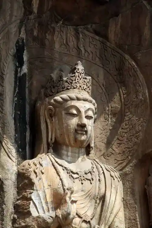 醉美龙门石窟:卢舍那大像龛