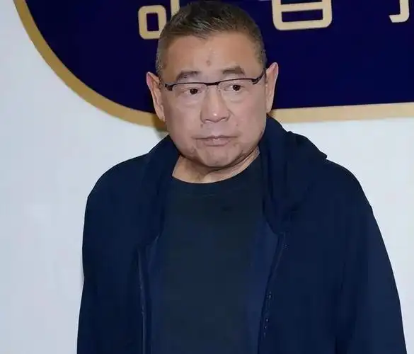 刘銮雄宣布重新分家并回应恒大风波香港著名富豪刘銮雄最近频频成为