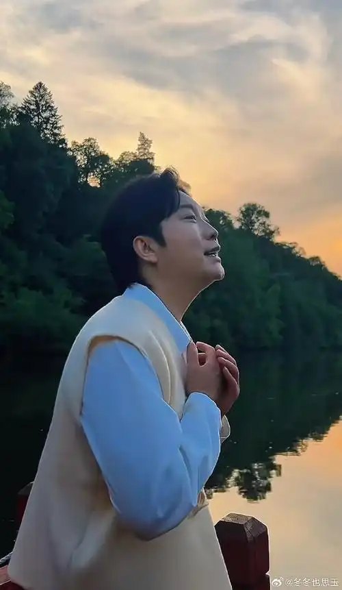 李玉刚超话#李玉刚国风音乐坊##李玉刚#这好风景呀,玉这衣服真好看,美