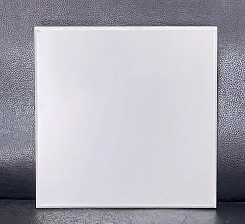 欧佰天花广州05mm300300厚哑光白铝扣板集成吊顶生产厂家