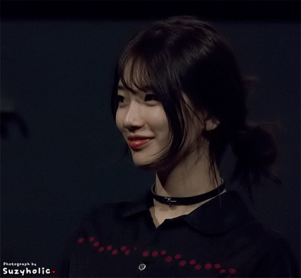 女生看到心也会融化的秀智,美得不要不要的~裴秀智gif[3/8]_gif动态图