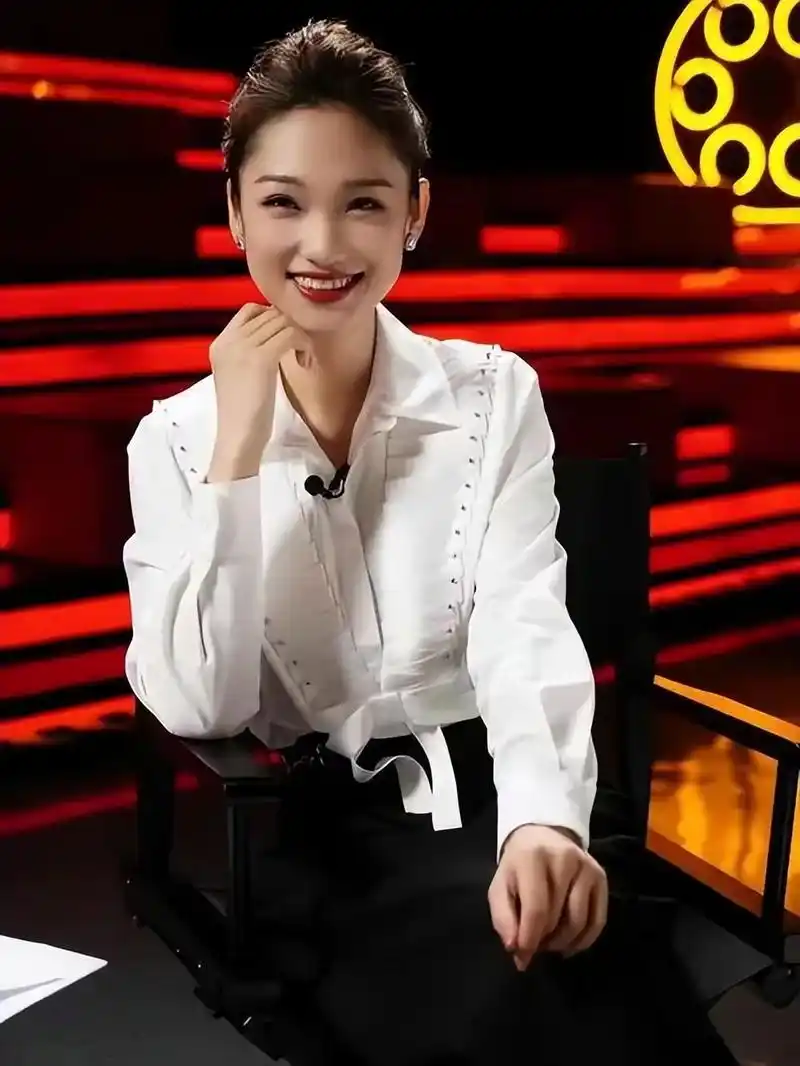 史无前例!央视蓝羽主持tfboys演唱会,背后真相是什么?