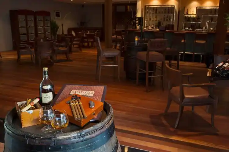 havana club wine & cigar bar 哈瓦那葡萄酒和雪茄吧