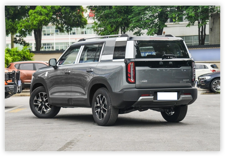 轴距超过2.8米,扭矩超300n·m,硬派suv北汽bj30起售价9.99万