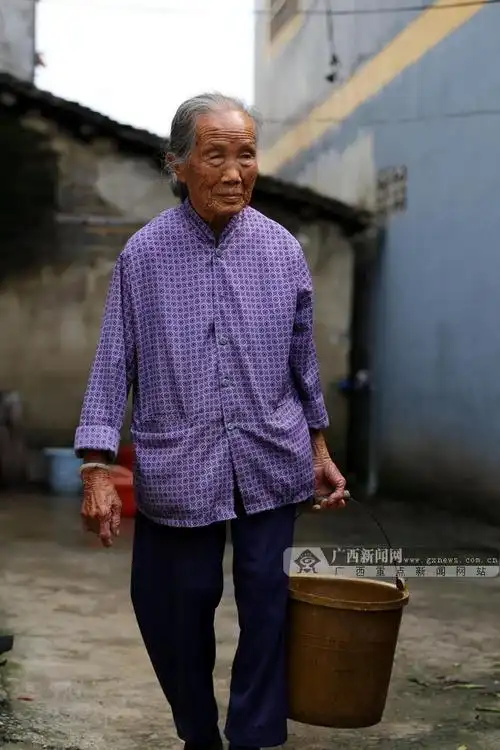 脸谱新晋寿乡富川县里的百岁老人1527