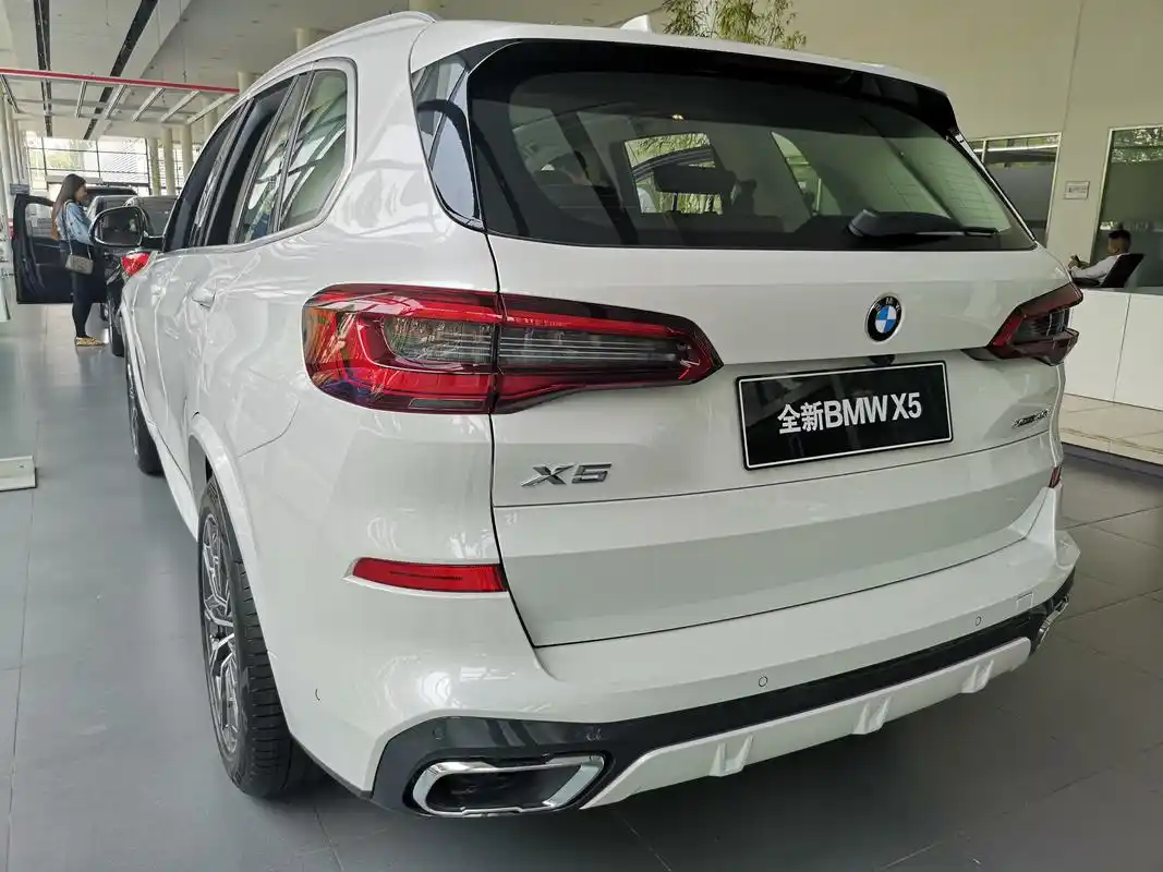 绝不一样的双肾 到店看2019款宝马x5 xdriver40i实车