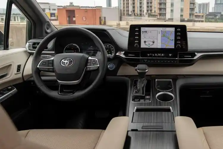 2021成都车展广汽丰田赛那sienna首发