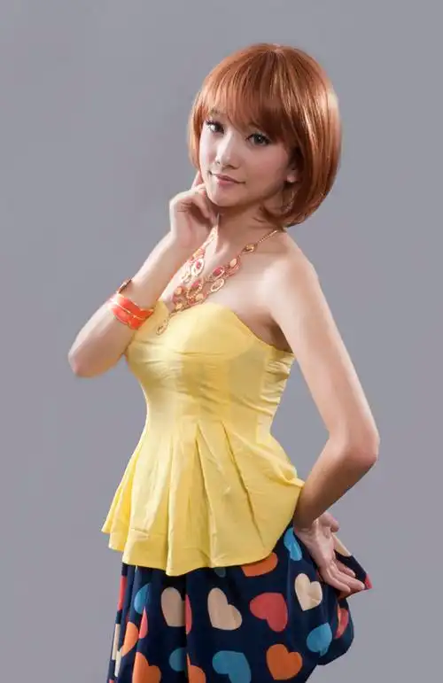 中长发 微卷 沙宣头 时尚发型女