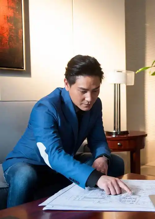 何俊贤角色介绍_中国式关系演员表何俊贤_电视剧_吉剧网