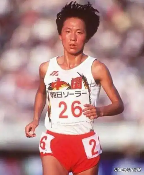 在王军霞20岁的时候,她就获得了世界冠军,也创造了世界纪录,因此她被