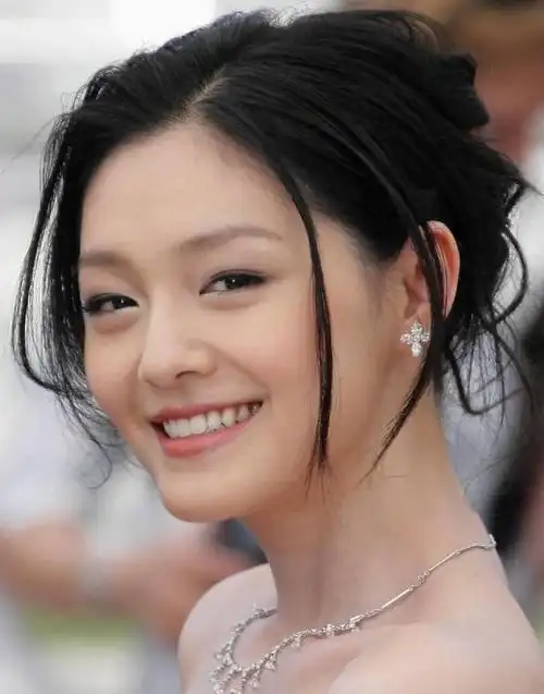 大s十六年前旧照曝光,笑容甜美清纯气息十足