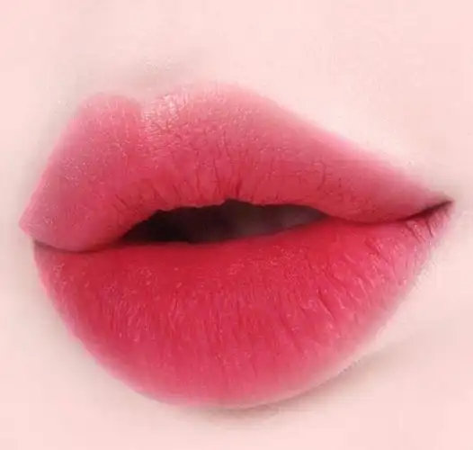 试色| 备上温柔色系的口红迎接温暖的春天.