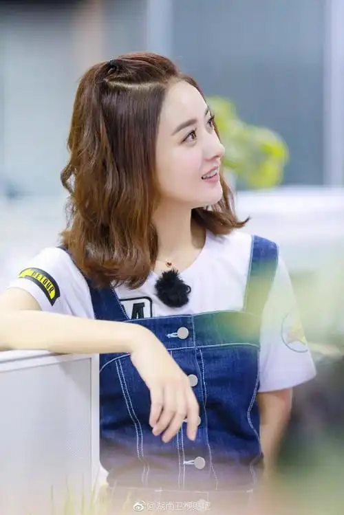 20岁的赵丽颖,太土萌了,有没有整容,看一眼就懂了