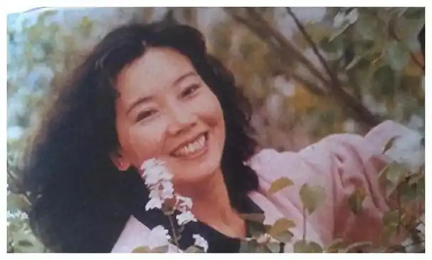 回顾赵奎娥与陈宝国恩爱多年年过四十的儿子却成为了她的心病