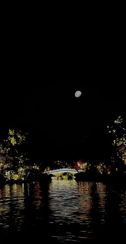 月亮和小桥. 阿乔在何处?