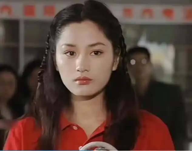 瞿颖又黑又壮到底算不算大美人看看她20年前的旧照就有答案了