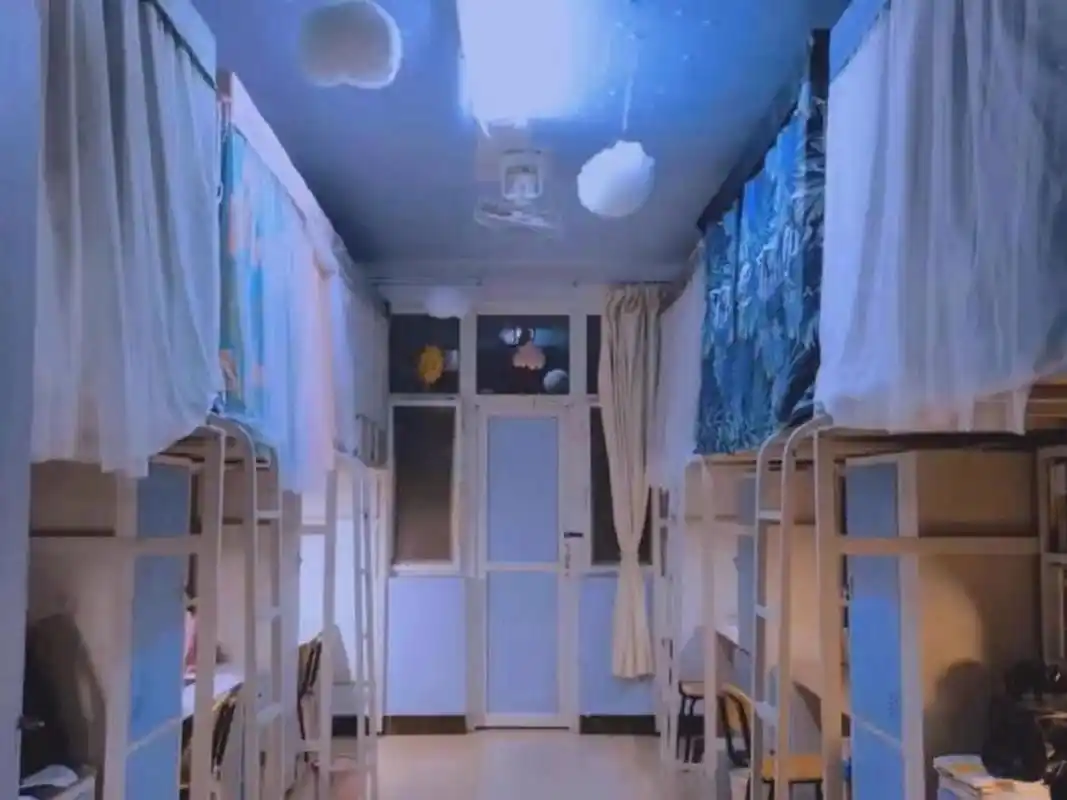 周口师范学院宿舍条件   进入大学,宿舍就成为了我们的第二个家,我们