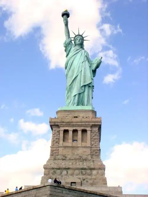 美国纽约市曼哈顿自由女神像.jpg