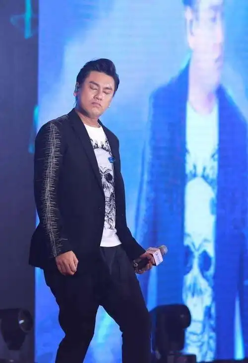 朱孝天身材发福油光满面, 网友: "岁月快把f4还给我"