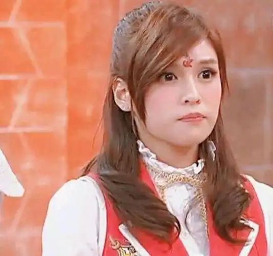 萌学园#因为乌克娜娜刚刚醒来,身体还很虚弱,所以来看乌克娜娜的人都