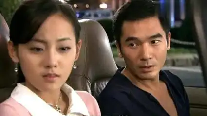 又见一帘幽梦 看到紫菱的采访, 费云帆开始自责开始奔跑, 找到她连说