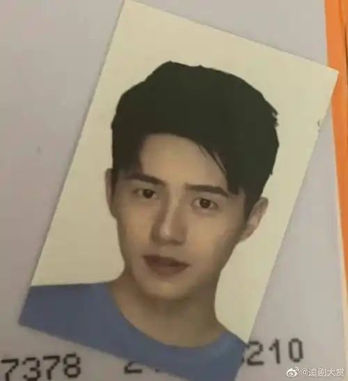 刘昊然文代会代表证照片来了露额头狠好我说要帅死谁啊