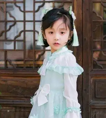 小朋友短发小辫子的梳法 儿童短发扎小辫方法