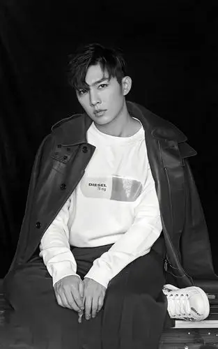 炎亚纶夏日百变潮流大片,高清图片,手机锁屏桌面-壁纸族