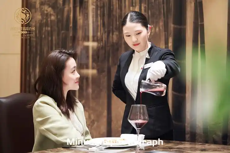 高端品质服务餐饮服务