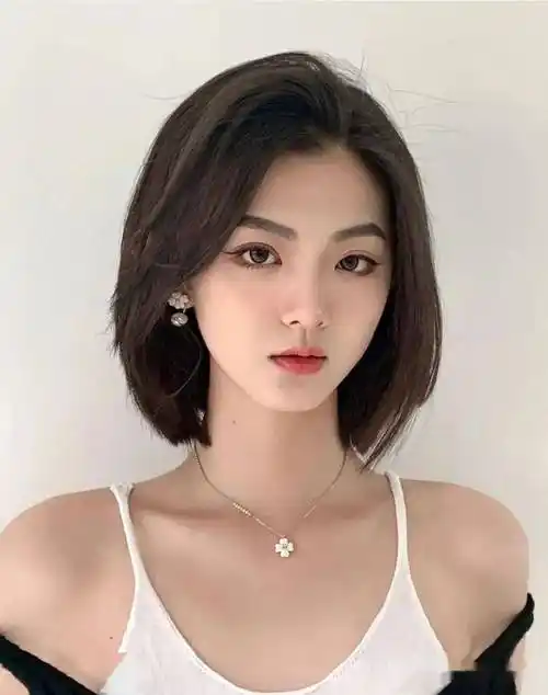 普普通通的"盐系短发",最耐看._发型_中国_形象