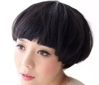 蘑菇头中间带一撮毛的发型图片女生蘑菇头发型