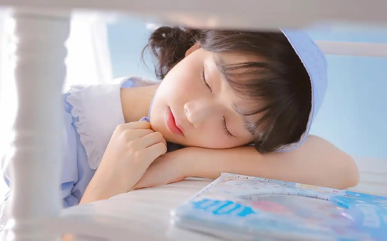 日系少女可爱唯美梦幻写真图片壁纸