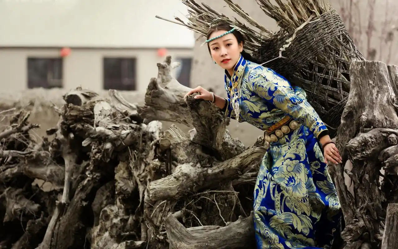 高挑身材农村女孩日常写真,大陆-美女图片