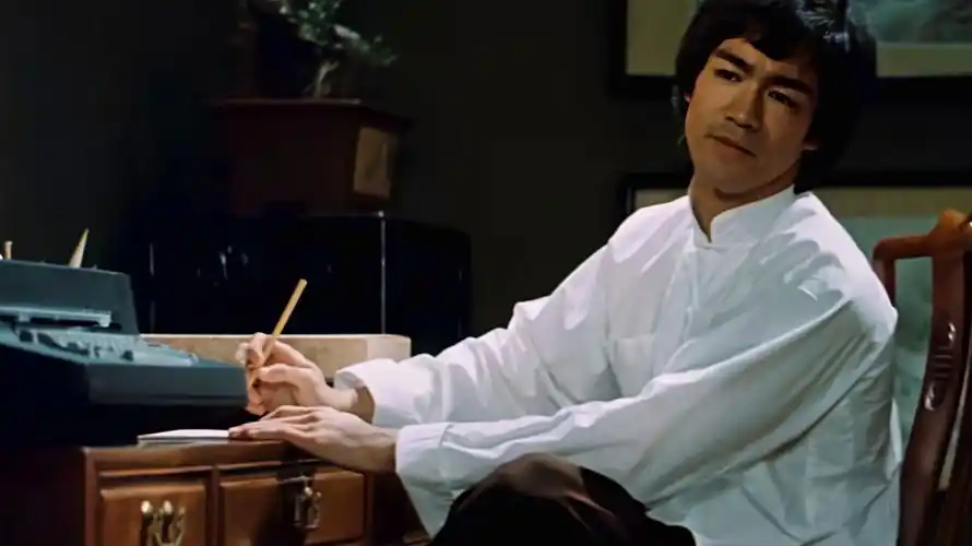 李小龙电影龙争虎斗以80万美元制作成本创造了23亿美元的票房奇迹