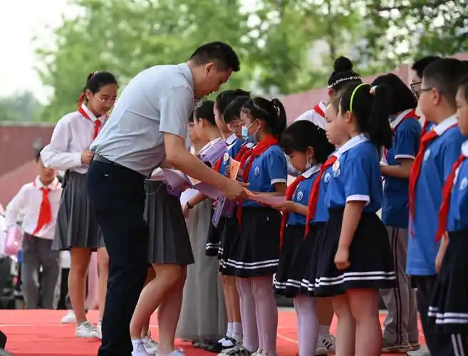 大美成都靓丽航都南区娃娃欢庆六一双流区棠湖小学南区2022庆祝六一