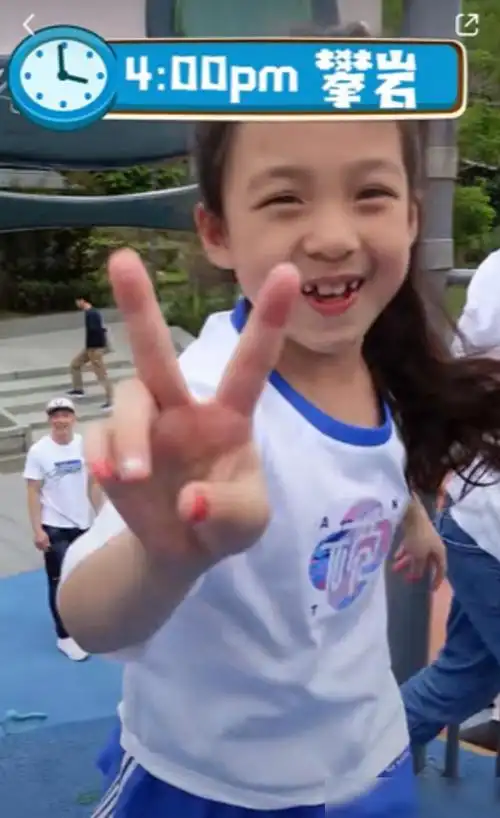 《爸爸去哪儿》小泡芙近照曝光!甜美样貌让网友惊呼:变小美女了