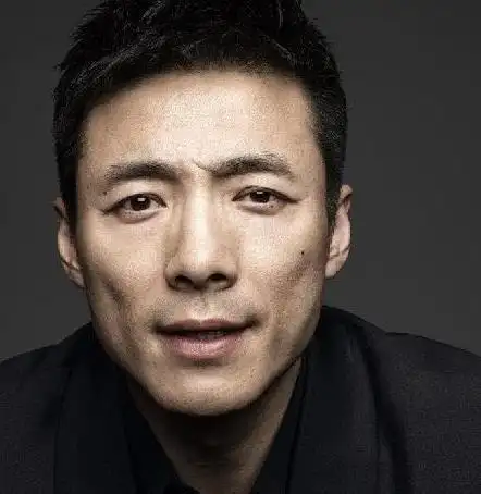 祖峰他是赵薇黄晓明同学长相丑陋只能演反派如今没有妻子火